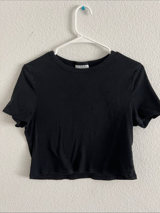 Topshop Tops - Topshop Black Short Sleeve Crop Tee